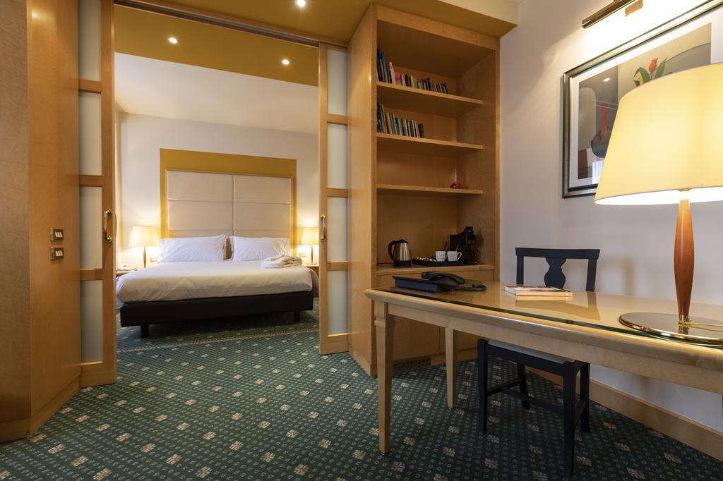 City Life Hotel Poliziano, By R Collection Hotels Milano Esterno foto